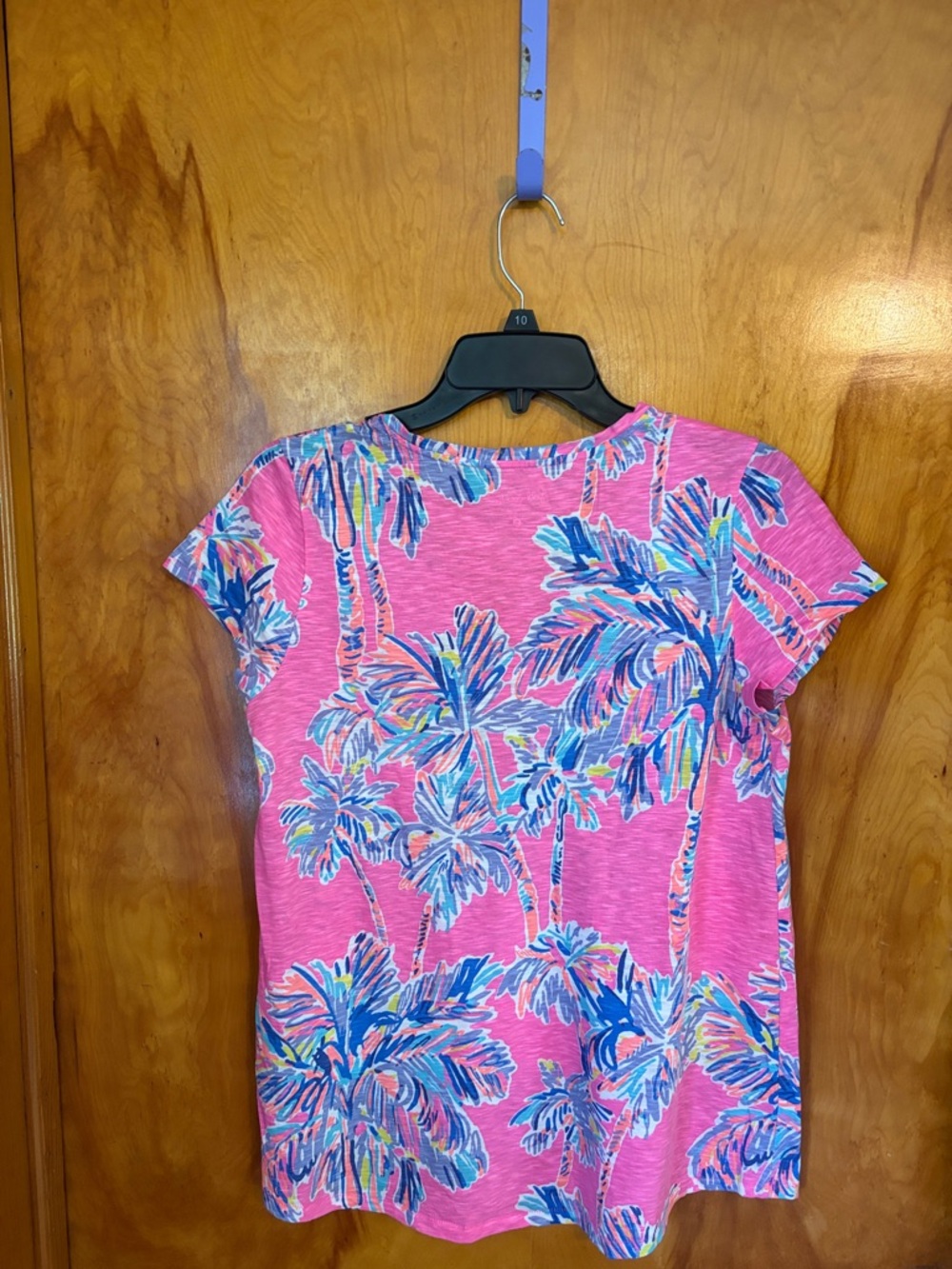 Lilly Pulitzer Etta V-Neck Tee Shirt Hot Pink Palm Print Size Small - Picture 12 of 12